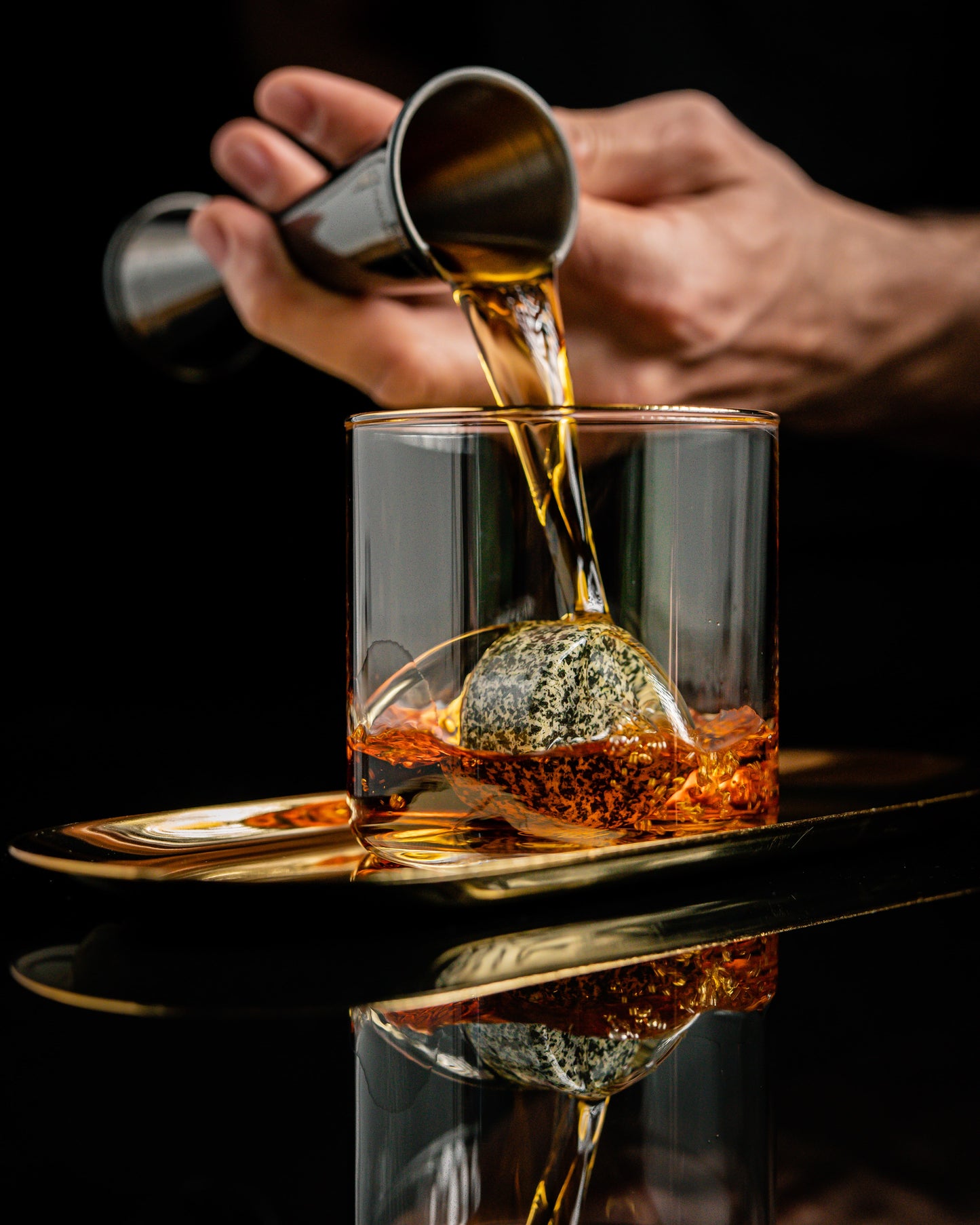 The Connoisseur's Set - Chilling Stones & Iconic Crystal Glass Edition